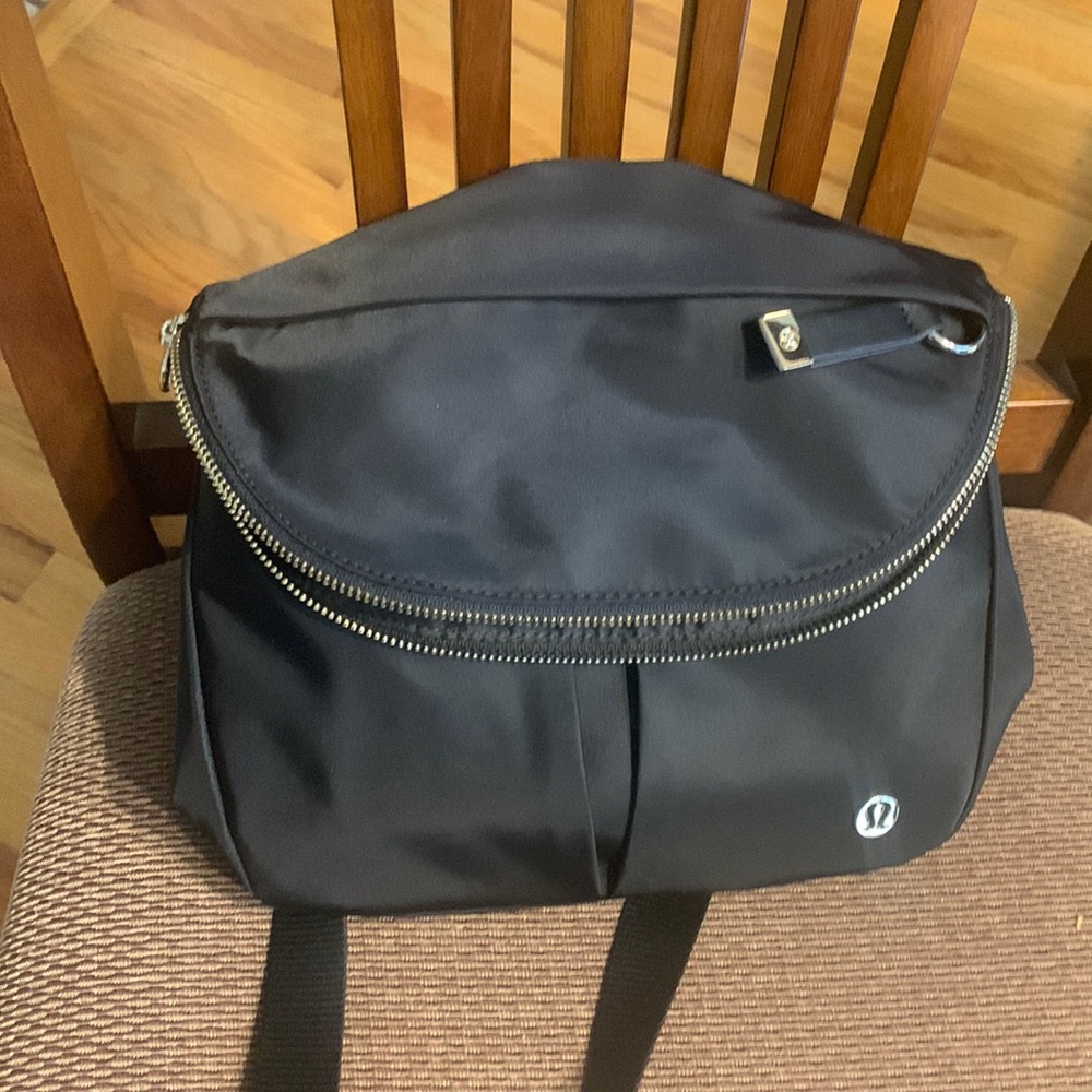 Lululemom festival bag excellent used condition